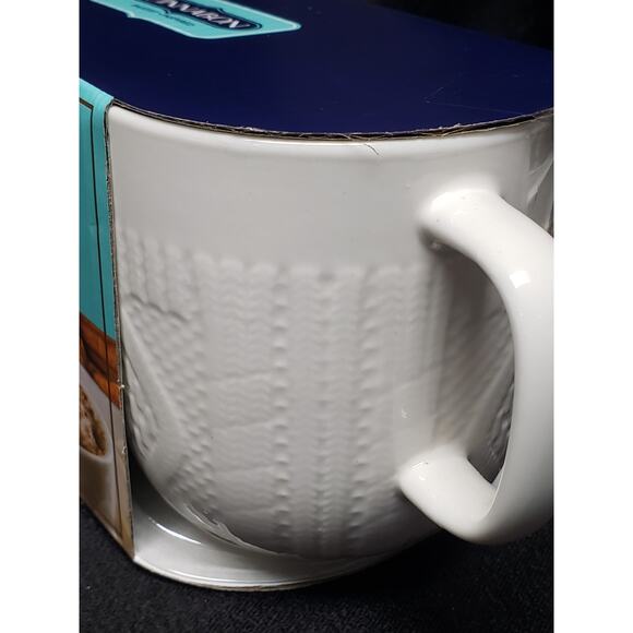 Cinnabon Cinnamon Roll 2 Ceramic Mug Set = Cake Cinnamon Latte & Frosting Mix - Picture 3 of 9